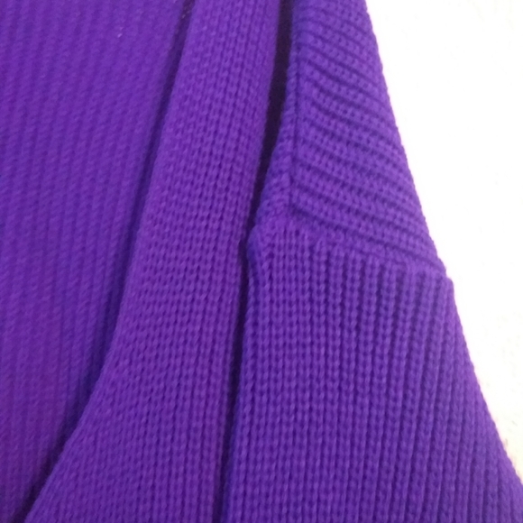 V Back Sweater - Picture 3 of 6